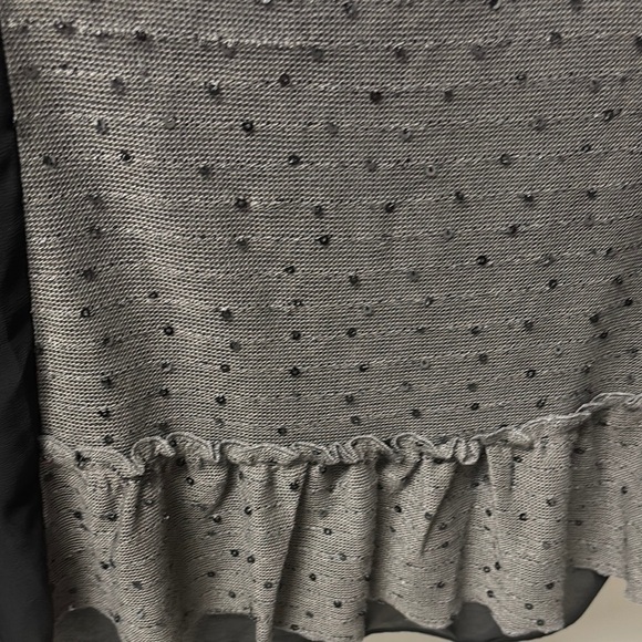 BKE Boutique Black and Gray Blouse with Ruffle Hem sequins - Picture 11 of 13